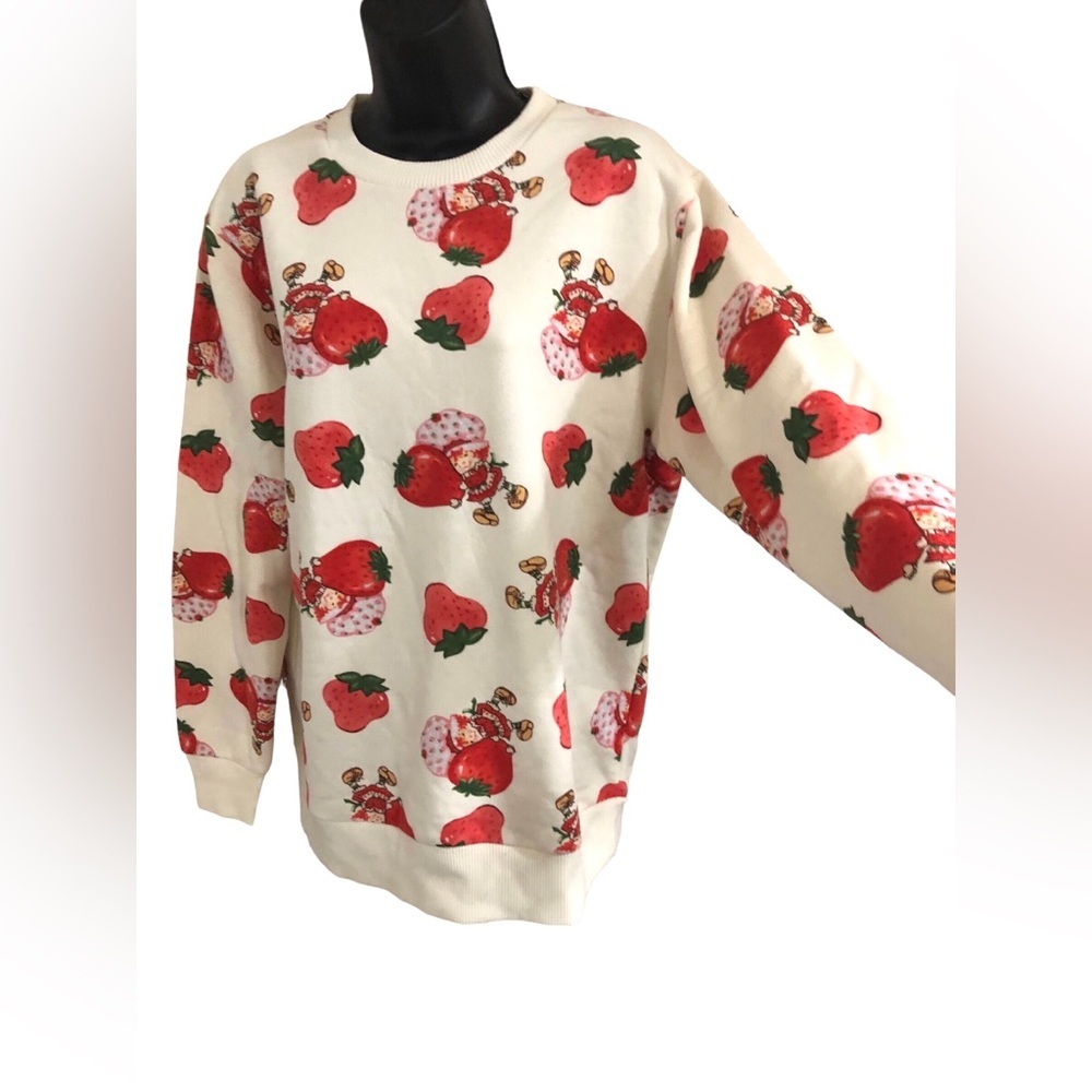 Strawberry shortcake cream all over strawberry‎ shortcake sweatshirt size XS new